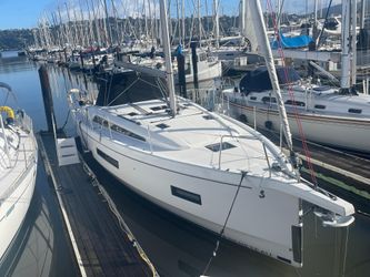 42' Beneteau 2022 Yacht For Sale